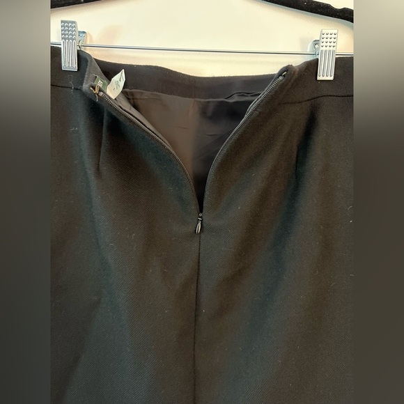 J.Crew Skirt Black 100% Wool Size 2 - Picture 3 of 5